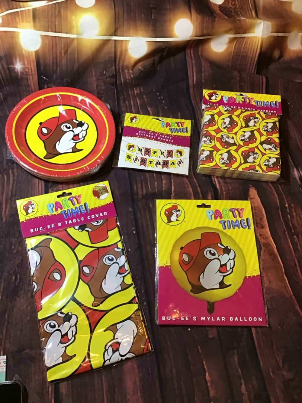 Buc-ees birthday party supplies bundle -new